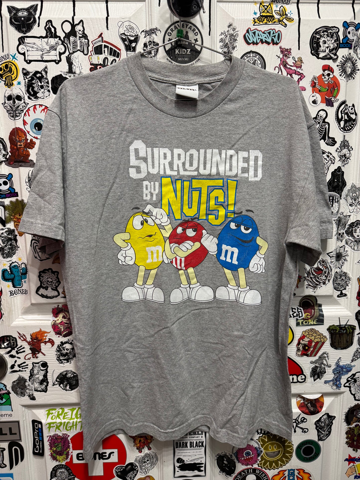 M&M’s Surrounded By Nuts Graphic Shirt Size XL